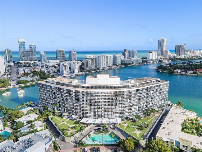 900 Bay Dr Unit 215