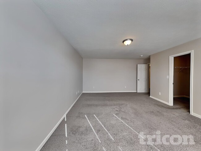 Photo - 561 Grassy Bend Dr