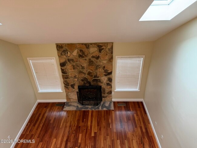 Photo - 597 Woodbine Ln