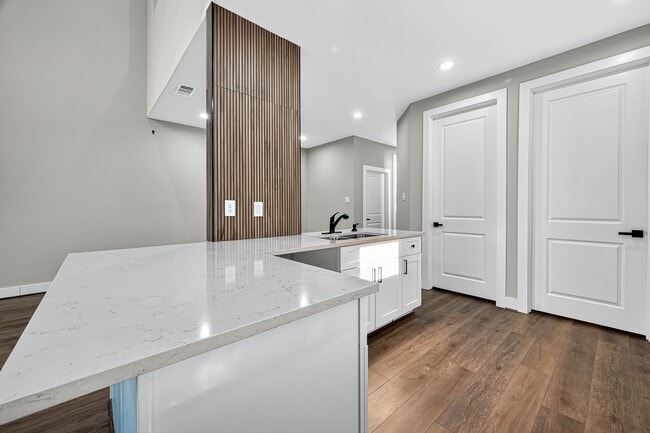 Photo - 3826 Rosemont St