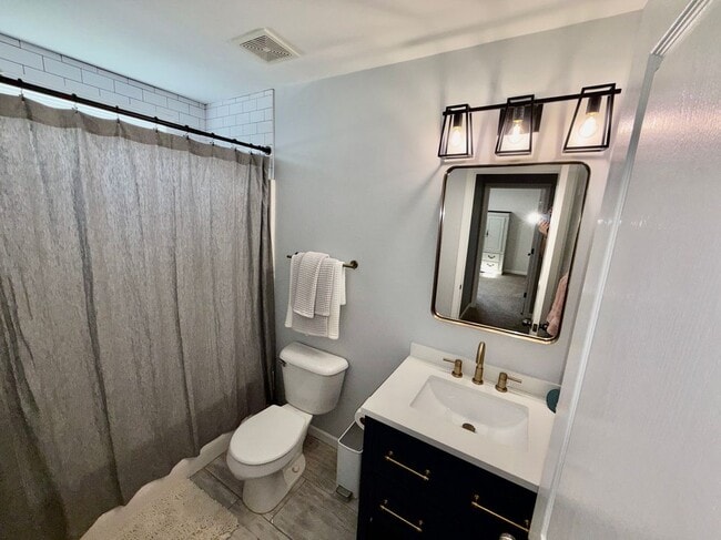 Photo - 417 Belmont Way