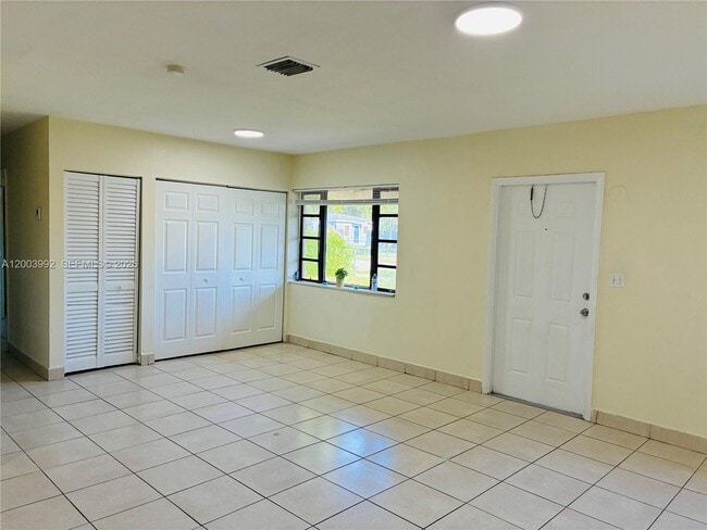 Photo - 275 NW 190th St