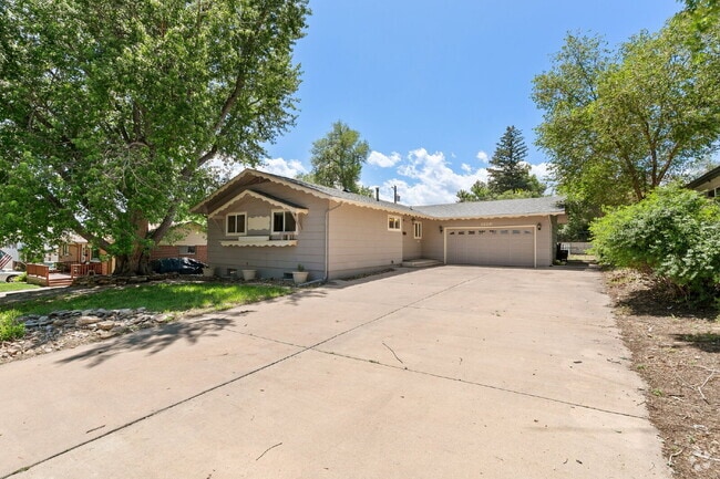 Building Photo - Central Location | 15 Min to Peterson, 20 ... Rental