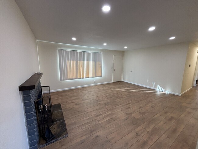 Photo - 137 Edwin Dr