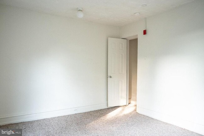 Photo - 835 E Chelten Ave