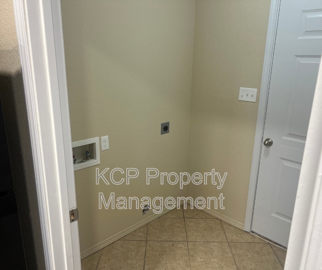 Photo - 2014 N 55th Pl