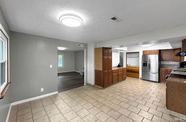205 S Bryan Ave