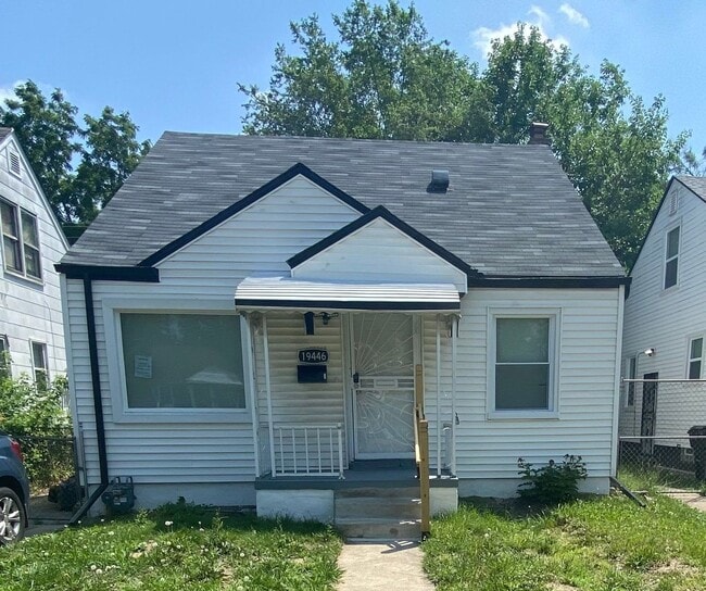Renovated 3-Bedroom Home – We Welcome Sect... - Renovated 3-Bedroom Home – We Welcome Sect...