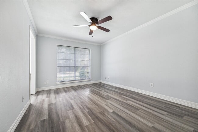 Photo - 6902 Burgess St