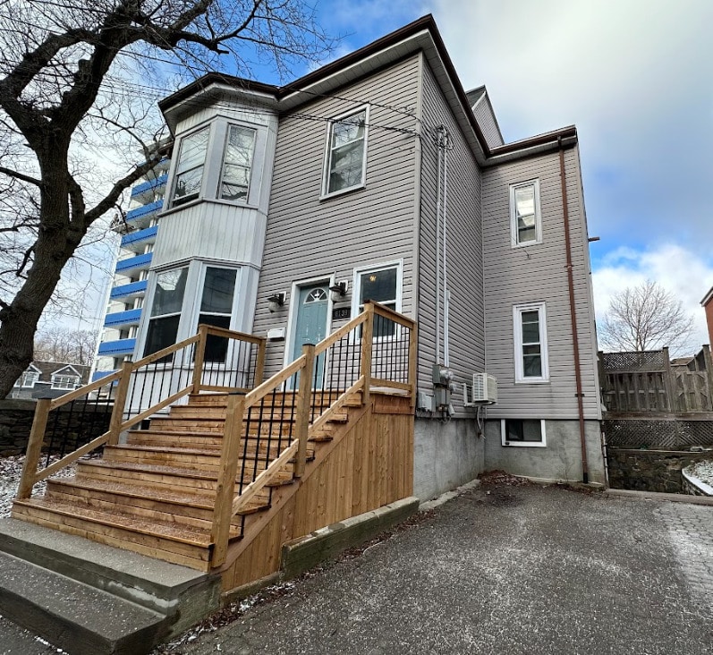 6139 Coburg Road - 6139 Coburg Road