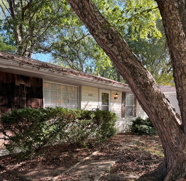 Photo - 2837 E Monroe Terrace