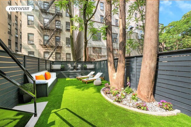 Photo - 158 W 136th St