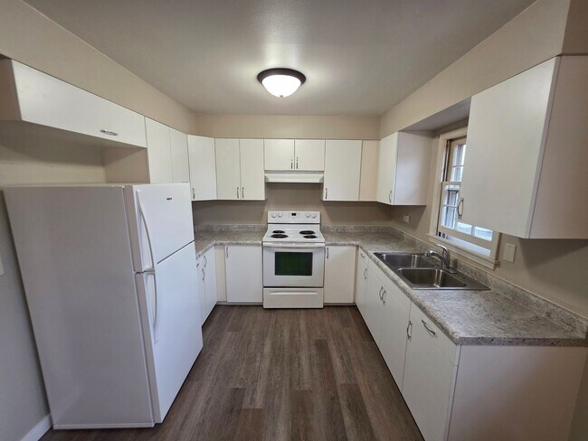 1505/1507 Harding Ave