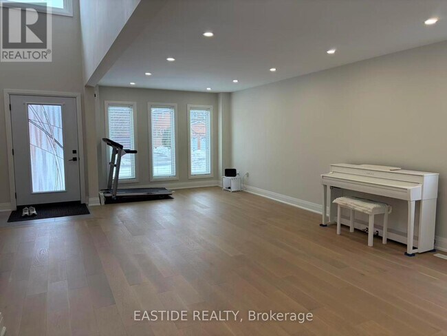 Photo - 39 Coppard Ave