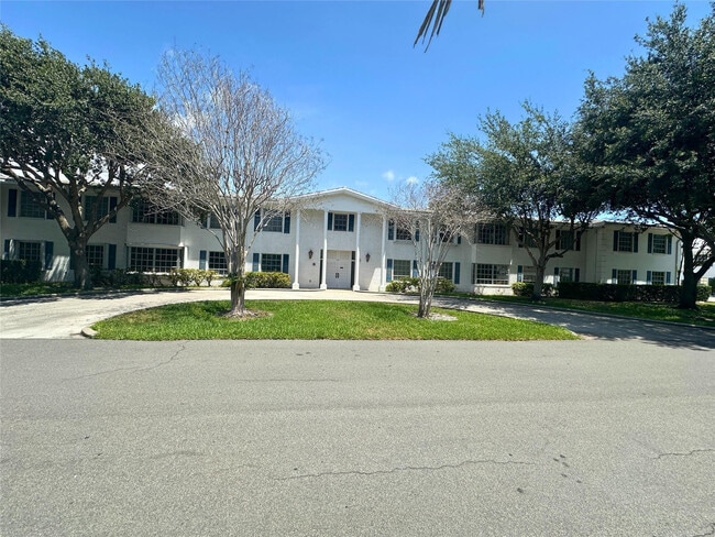 Building Photo - 2171 NE 66th St Unit 812