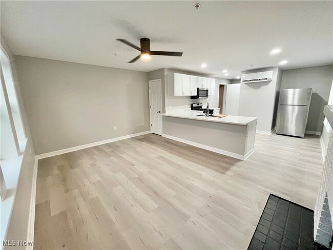 Building Photo - 12381 Cedar Rd Unit 1A Rental