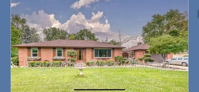 Photo - 27W120 National St