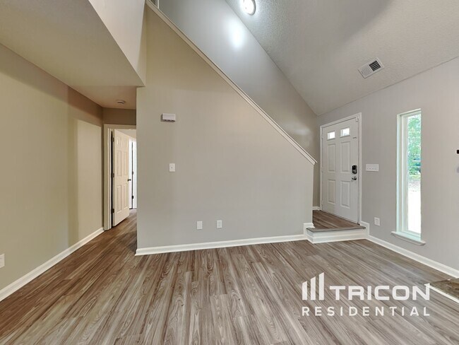 Photo - 6000 Whitewater Dr