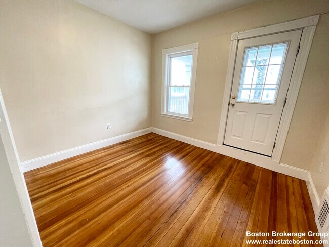 Photo - 26 Taft St Unit 2