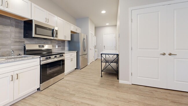 Photo - 1073 S Grant Ave Unit 102