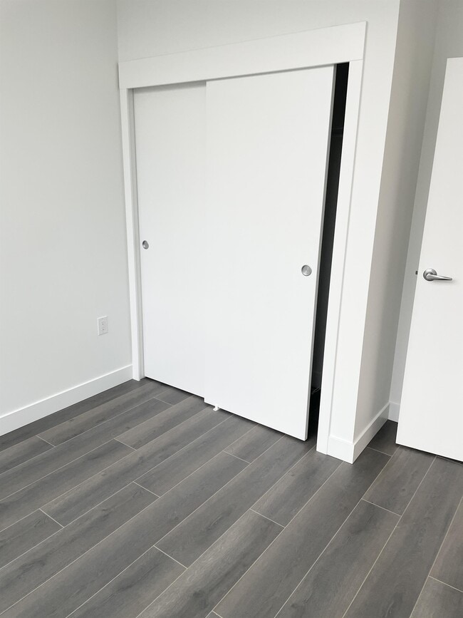 Photo - 8181 Chester St