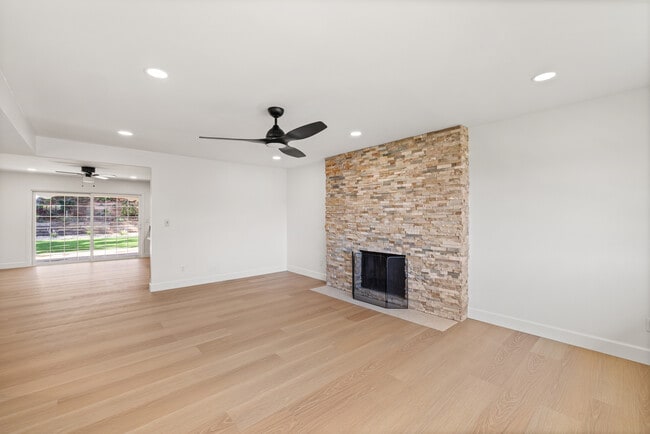 Photo - 3361 Wichita Falls Ave Unidad Main House