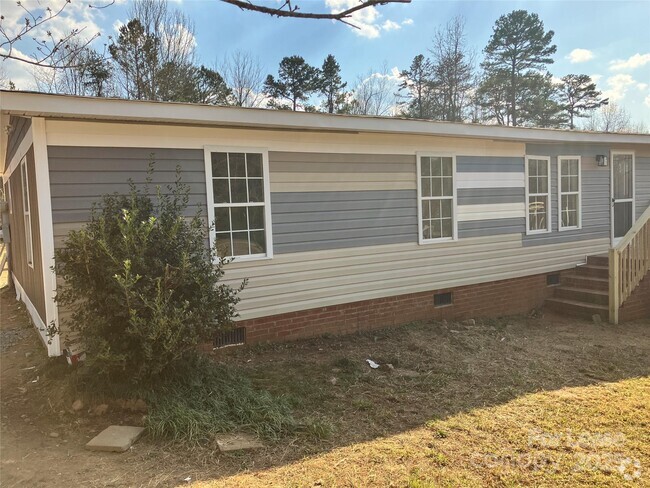 Building Photo - 141 Little Country Ln Rental