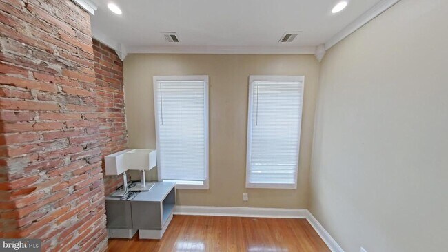 Photo - 122 N 53rd St