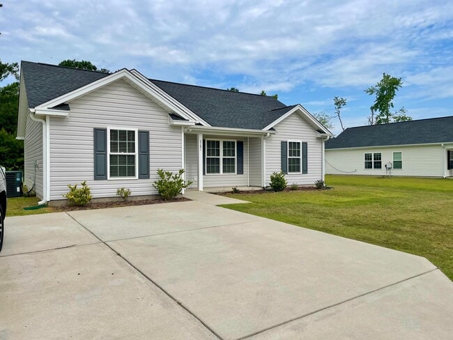 Photo - Gorgeous newer home with high end finishes - easy commute to the beaches via Hwy 9
