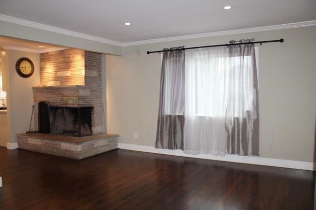 Photo - 2887 Lincoln Ave