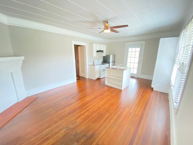 Photo - 214 E Center Ave Unit 214 E. Center Ave - Apt B