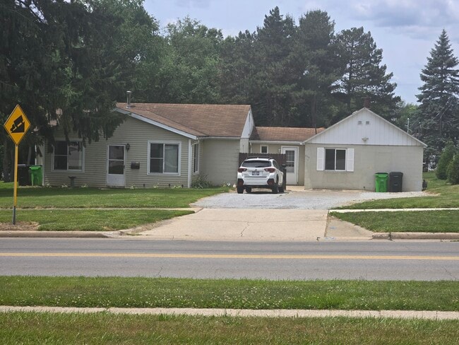 Left - Unit A, Right Unit B - 836 Oak Hill Rd