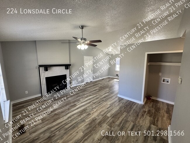 Photo - 224 Lonsdale Cir