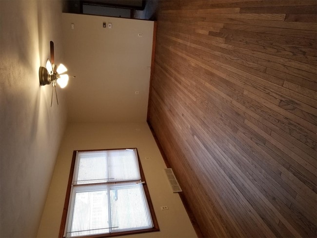 Photo - 204 W William St