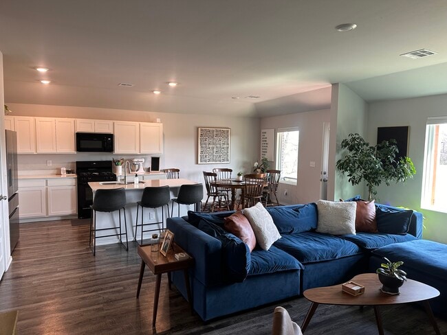 Photo - 1908 Bigtooth Aspen Trl