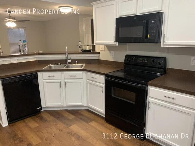 Photo - 3112 George Buchanan