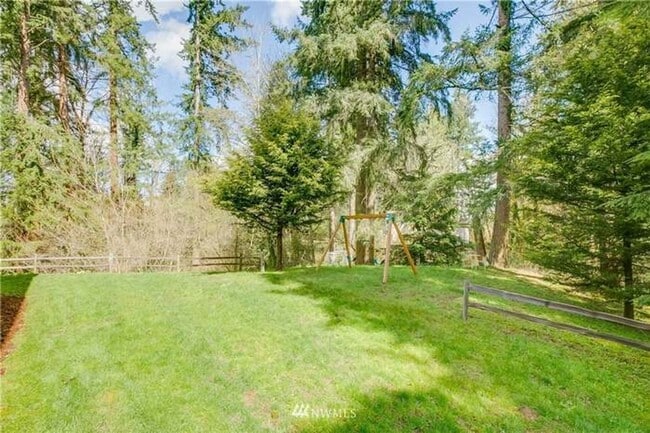 Photo - Beautiful 5 Bedroom 4 Bathroom Home in Lake Forest Park!