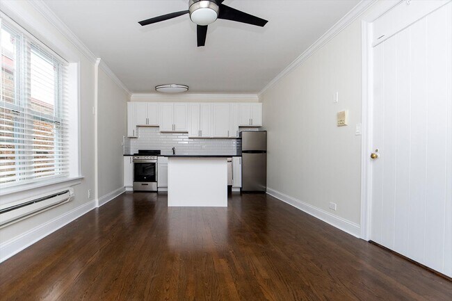 Photo - 910 Green Bay Rd