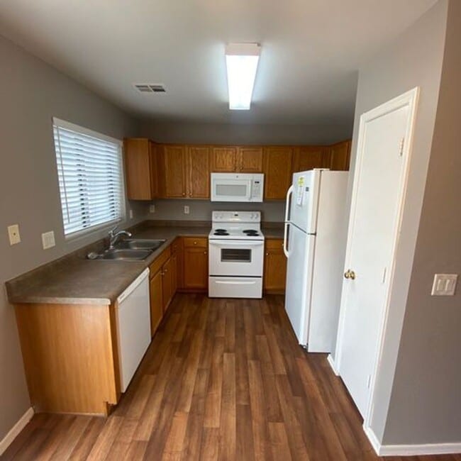 Photo - 864 S 239th Ln