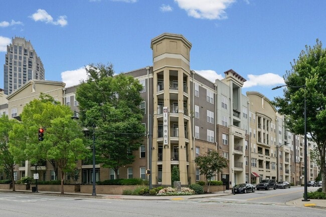 Building Photo - 390 17th St NW Unit 5062