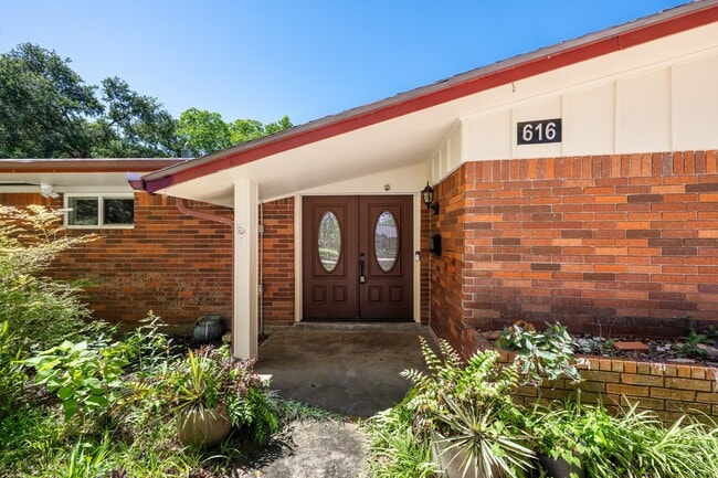 Photo - 616 Cannan Dr