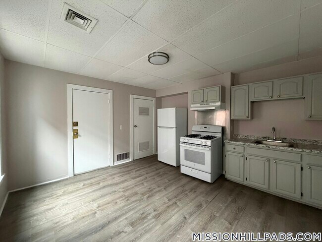 Photo - 52 Blue Hill Ave Unidad 2