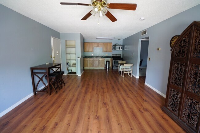 Photo - 1700 SW 16th Ct