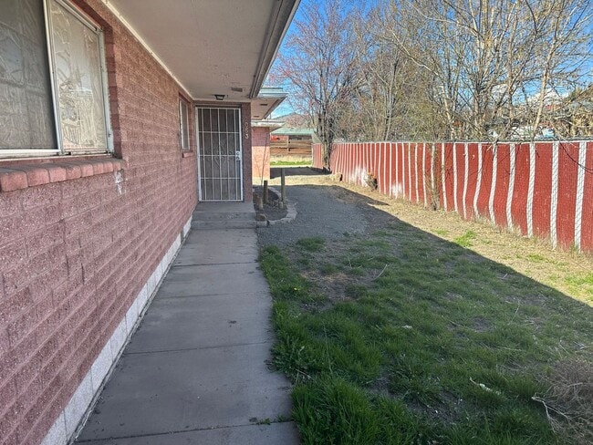 Building Photo - 2053 Eberlein Ave