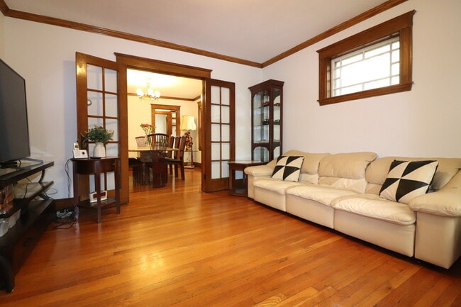 Photo - 209 Aspinwall Ave Unit 1