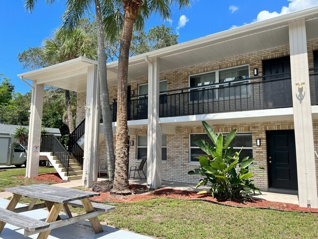 Photo - 2 Bed/1 Bath - Unit 106