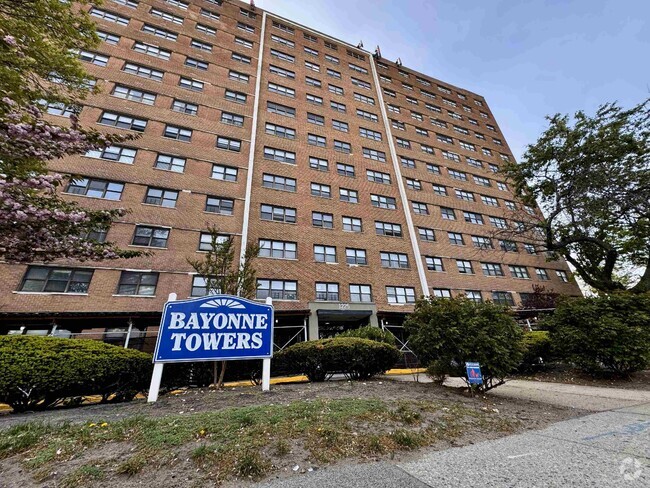 Building Photo - 1225 John F. Kennedy Blvd Unit 5C Rental