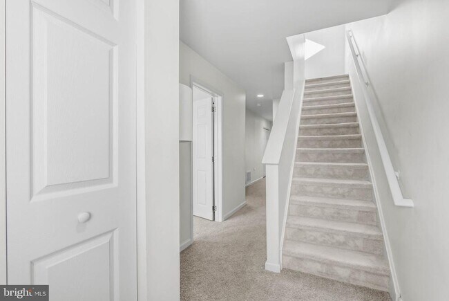 Photo - 413 W Beach Ave