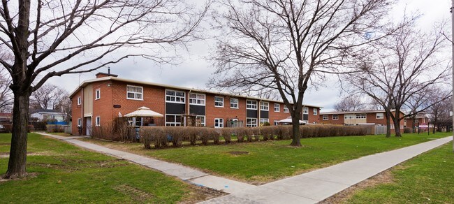 Building Photo I - 2029-2055 Victoria Park Ave