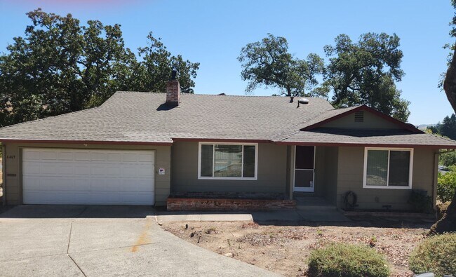 Building Photo - Lovely 2 bedroom, 2 bath in the Oakmont 55... Rental